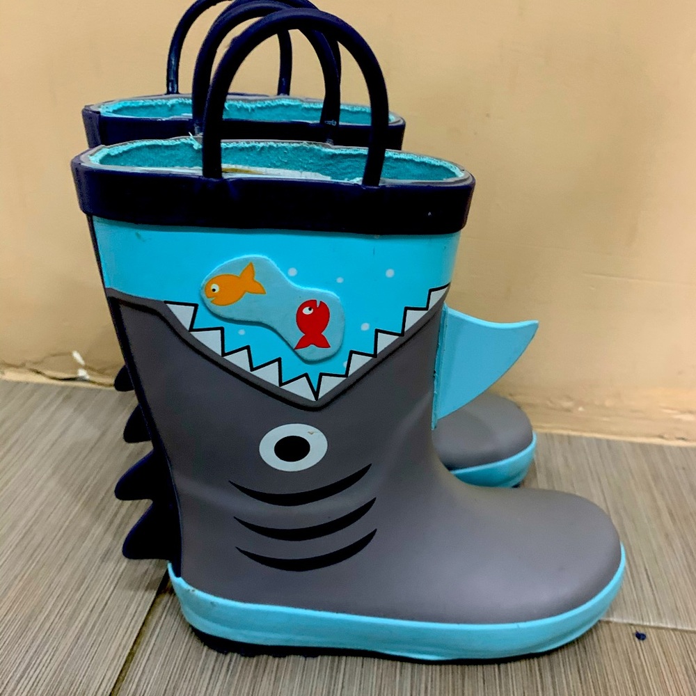 Boys rain boots